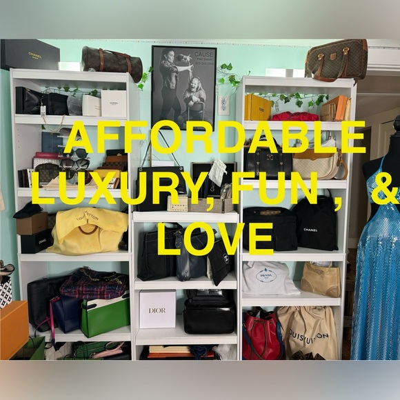 🔥MICHELLE IS LIVE!🔥..  This is my live show listing - Picture 3 of 7